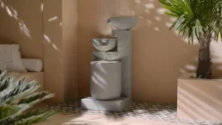Dehner Polyresin-Gartenbrunnen Samson, solarfähig, ca. H100 cm