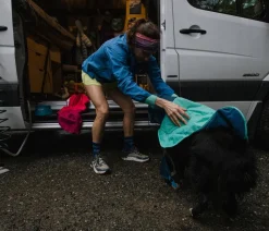 RUFFWEAR® Hunde-Handtuchmantel Dirtbag™ Aurora Teal